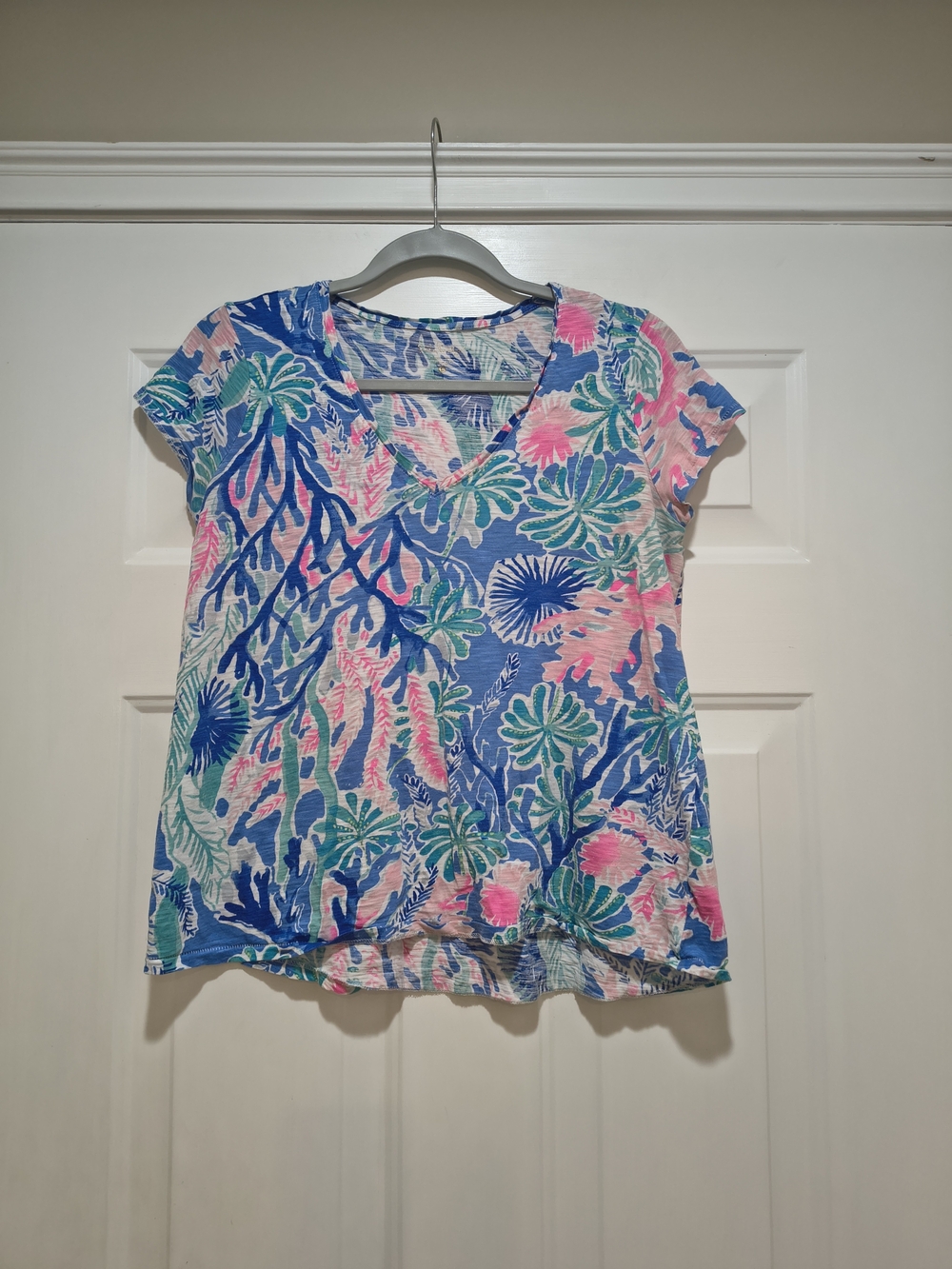 Lilly Pulitzer Etta V-Neck  Top/ Sz Small